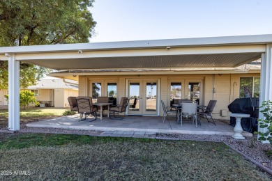 Beautifully maintained 2-bedroom, 2-bath duplex with a 2-car on Sun City Lakes West and East in Arizona - for sale on GolfHomes.com, golf home, golf lot