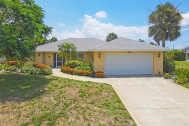 A HUGE RECENT PRICE ADJUSTMENT MAKES THIS HOME A 'MUST SEE'! The on Pinemoor West Golf Club in Florida - for sale on GolfHomes.com, golf home, golf lot