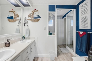 MOVE-IN READY!! REMODELED and UPGRADED KITCHEN -- the heart of on Brookridge Country Club in Florida - for sale on GolfHomes.com, golf home, golf lot