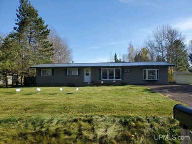 This very nice, well maintained, recently facelifted, 4 bedroom on Ontonagon Golf Course in Michigan - for sale on GolfHomes.com, golf home, golf lot