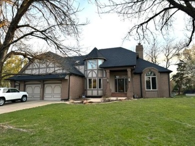 This fabulous 4+ bedroom, 4 bathroom home is located in on Tallgrass Country Club in Kansas - for sale on GolfHomes.com, golf home, golf lot