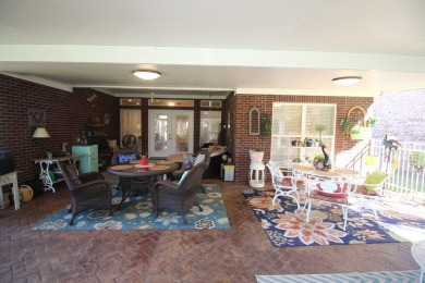 Beautiful home in the Twin Oaks subdivision! Twin Oaks is a on Laurel Country Club in Mississippi - for sale on GolfHomes.com, golf home, golf lot