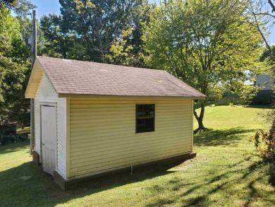 908 Dogwood Dr. in Piggott, AR. Is a newly renovated, beautiful on Sugar Creek Country Club in Arkansas - for sale on GolfHomes.com, golf home, golf lot