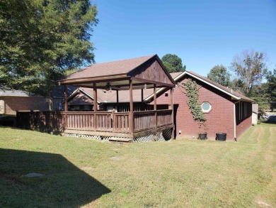 908 Dogwood Dr. in Piggott, AR. Is a newly renovated, beautiful on Sugar Creek Country Club in Arkansas - for sale on GolfHomes.com, golf home, golf lot