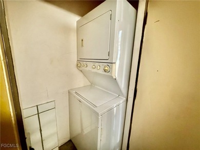 Affordable 2 bedroom 2 bath GROUND FLOOR CORNER UNIT in Golfside on Lehigh Resort Club in Florida - for sale on GolfHomes.com, golf home, golf lot