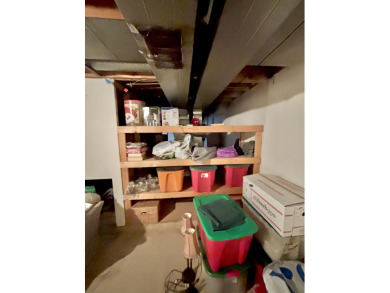 2 story, 2 bed, 1.5 bath townhouse condo with basement and on Plum Brook Golf Club in Michigan - for sale on GolfHomes.com, golf home, golf lot
