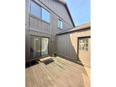 2 story, 2 bed, 1.5 bath townhouse condo with basement and on Plum Brook Golf Club in Michigan - for sale on GolfHomes.com, golf home, golf lot