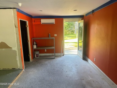 Commercial Opportunity near Minnesott Ferry!

Prime location on Minnesott Golf and Country Club in North Carolina - for sale on GolfHomes.com, golf home, golf lot