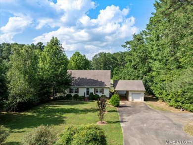 Charming home & great location in poplar Tanglewood subdivision on Tanglewood Shores Golf and Country Club in Virginia - for sale on GolfHomes.com, golf home, golf lot