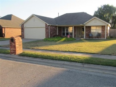 This Beautiful 3 Bedroom 2 Bath with split floorplan in the very on The Woods Golf Course in Oklahoma - for sale on GolfHomes.com, golf home, golf lot