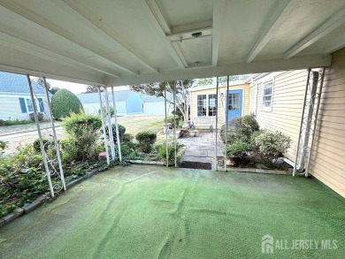Welcome to Rossmoor! This inviting two-bedroom, two-bath on Rossmoor Golf Club in New Jersey - for sale on GolfHomes.com, golf home, golf lot