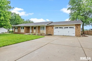 Tucked away on a quiet cul-de-sac just 5 minutes south of Auburn on Edgewood Golf Course in Illinois - for sale on GolfHomes.com, golf home, golf lot