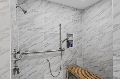 Welcome to this freshly renovated 1st floor corner condo on Oak Harbor Country Club in Florida - for sale on GolfHomes.com, golf home, golf lot