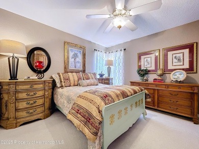 Paradise found in gated Glen Lakes golf course community! This on Glen Lakes Country Club in Florida - for sale on GolfHomes.com, golf home, golf lot