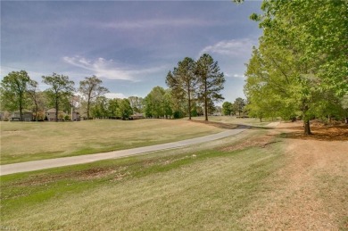 Beautifully updated 3 bedroom home in Players Choice subdivision on Kiln Creek Golf and Country Club in Virginia - for sale on GolfHomes.com, golf home, golf lot