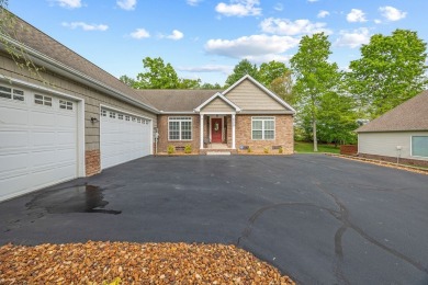 Well-maintained and move-in ready, this 3-bed, 2-bath home is on Deer Creek Golf Club in Tennessee - for sale on GolfHomes.com, golf home, golf lot
