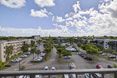 Enjoy golf course living in Deer Creek--a golf community with no on Deer Creek Golf Club in Florida - for sale on GolfHomes.com, golf home, golf lot