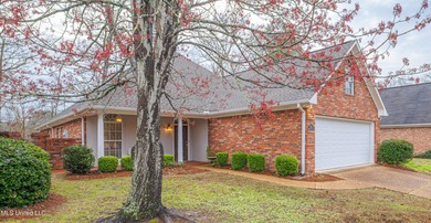 Adorable 3BR/2BA Home in Desirable Castlewoods Subdivision! on Castlewoods Golf Club in Mississippi - for sale on GolfHomes.com, golf home, golf lot