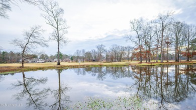 Adorable 3BR/2BA Home in Desirable Castlewoods Subdivision! on Castlewoods Golf Club in Mississippi - for sale on GolfHomes.com, golf home, golf lot