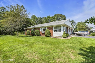 Welcome Home! Move-in ready and located on a quiet cul-de-sac on Keswick Village Golf Course in New Jersey - for sale on GolfHomes.com, golf home, golf lot