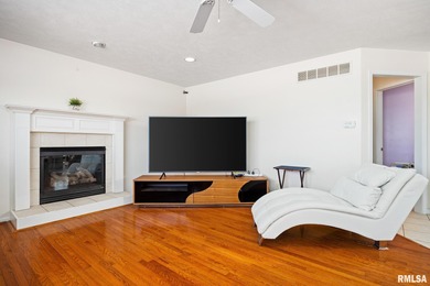 Welcome home to 4815 N. Weaverridge Boulevard! This 4-bedroom, 2 on WeaverRidge Golf Club in Illinois - for sale on GolfHomes.com, golf home, golf lot