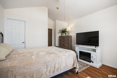 Welcome home to 4815 N. Weaverridge Boulevard! This 4-bedroom, 2 on WeaverRidge Golf Club in Illinois - for sale on GolfHomes.com, golf home, golf lot