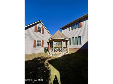 Welcome to a stunning entertainer's paradise! This beautiful on  in North Carolina - for sale on GolfHomes.com, golf home, golf lot