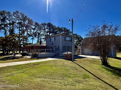 Welcome to a stunning entertainer's paradise! This beautiful on Roanoke Country Club in North Carolina - for sale on GolfHomes.com, golf home, golf lot