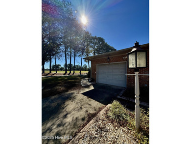 Welcome to a stunning entertainer's paradise! This beautiful on  in North Carolina - for sale on GolfHomes.com, golf home, golf lot