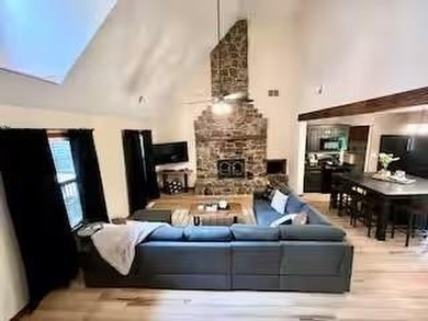 Welcome to this gorgeous home located on 1.16 acres!  This on Holiday Island Golf Course in Arkansas - for sale on GolfHomes.com, golf home, golf lot