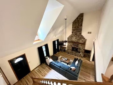 Welcome to this gorgeous home located on 1.16 acres!  This on Holiday Island Golf Course in Arkansas - for sale on GolfHomes.com, golf home, golf lot