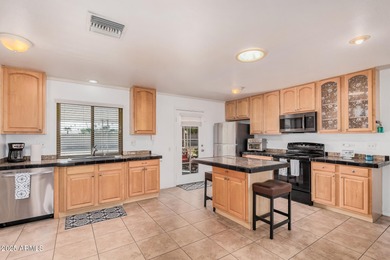 Lovely 2-bedroom, 2 full bath home in the sought-after Sun City on PalmBrook Country Club in Arizona - for sale on GolfHomes.com, golf home, golf lot