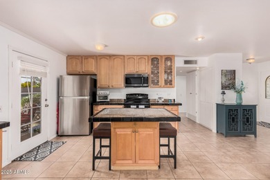 Lovely 2-bedroom, 2 full bath home in the sought-after Sun City on PalmBrook Country Club in Arizona - for sale on GolfHomes.com, golf home, golf lot