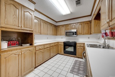 Welcome to 4 Vixen Trail, a meticulously maintained 3 bed, 2 on Foxwood Golf Club in Arkansas - for sale on GolfHomes.com, golf home, golf lot