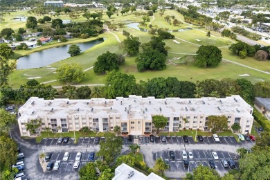 Discover your perfect home in this well-maintained 2-bed, 1-bath on Palmetto Golf Course in Florida - for sale on GolfHomes.com, golf home, golf lot