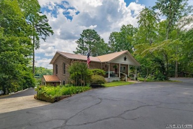 A Delightful Lake House with lots of extras!  A beautiful on Tanglewood Shores Golf and Country Club in Virginia - for sale on GolfHomes.com, golf home, golf lot