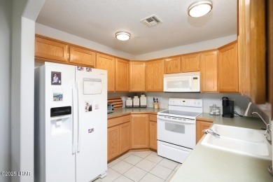 Beautiful ground floor 2 bedroom, 2 bath condo, with a garage on London Bridge Golf Course in Arizona - for sale on GolfHomes.com, golf home, golf lot