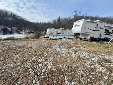 267 Brooks Rd., Reedy, WV------------PERFECT GETAWAY! This on Roane County Country Club in West Virginia - for sale on GolfHomes.com, golf home, golf lot