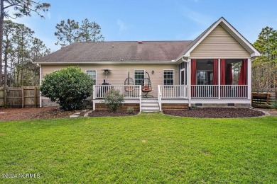 Huge, beautiful 3 bedroom / 2 bath  home with a double garage on The Lakes Country Club in North Carolina - for sale on GolfHomes.com, golf home, golf lot