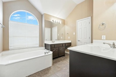 Beautifully Maintained 4-Bed, 2-Bath Home in Wynstone at Oakmont on Oakmont Country Club in Texas - for sale on GolfHomes.com, golf home, golf lot