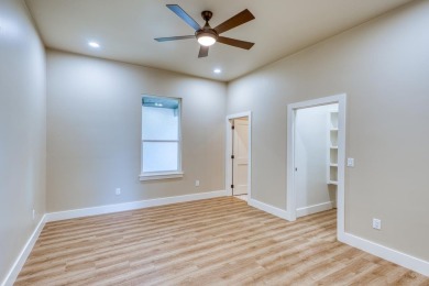 Sleek New transitional home close to the back gate into on Ram Rock Golf Course in Texas - for sale on GolfHomes.com, golf home, golf lot