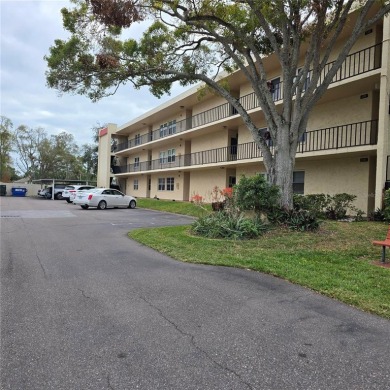 Beautifully updated 2-bedroom, 2-bath condo located in the on Largo Golf Course in Florida - for sale on GolfHomes.com, golf home, golf lot