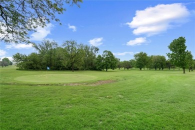 Nicely updated Condo in the heart of Hiawatha nothing to do but on St. Andrews Golf Club in Iowa - for sale on GolfHomes.com, golf home, golf lot