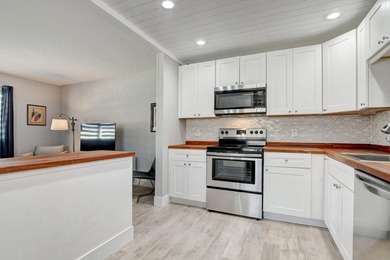 Enjoy the best of 55+ living in this renovated, move-in-ready on Kings Point Golf -Flanders Way in Florida - for sale on GolfHomes.com, golf home, golf lot