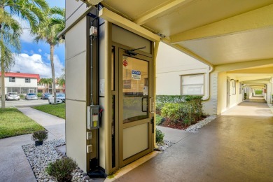 SHORTSALEEnjoy the best of 55+ living in this renovated on Addison Reserve in Florida - for sale on GolfHomes.com, golf home, golf lot