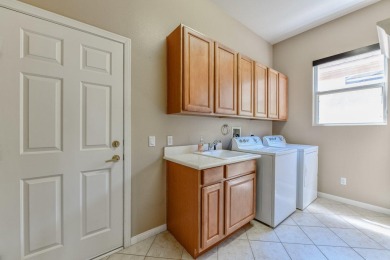 Welcome to this charming 2-bedroom, 2-bath home offering 1,598 on Heritage Palms Golf Club in California - for sale on GolfHomes.com, golf home, golf lot