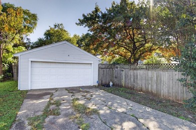 IF YOU HAVE A VISION AND KNOW THE COST OF WHAT IT'S GOING TO on Stevens Park Golf Course in Texas - for sale on GolfHomes.com, golf home, golf lot