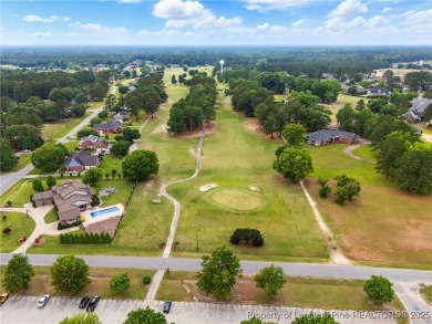 Seller offering $8,000 toward buyer's closing costs with an on Baywood Golf Club in North Carolina - for sale on GolfHomes.com, golf home, golf lot