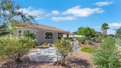 Beautifully maintained, newly painted, move-in ready home on Siena Golf Club in Nevada - for sale on GolfHomes.com, golf home, golf lot