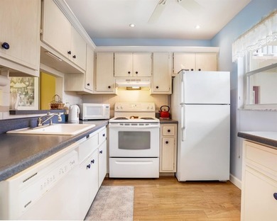 Charming 1 bed, 1 bath condo in 55+ Ashley Hall, Lauderhill East on Lauderhill Golf Course in Florida - for sale on GolfHomes.com, golf home, golf lot